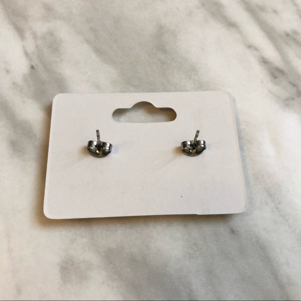 🎉 New Mickey & Minnie Mouse Handmade Earrings - Picture 3 of 4